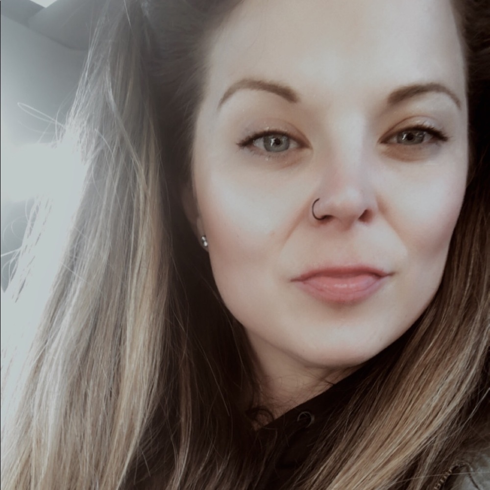 Meet your Posher, Caylene